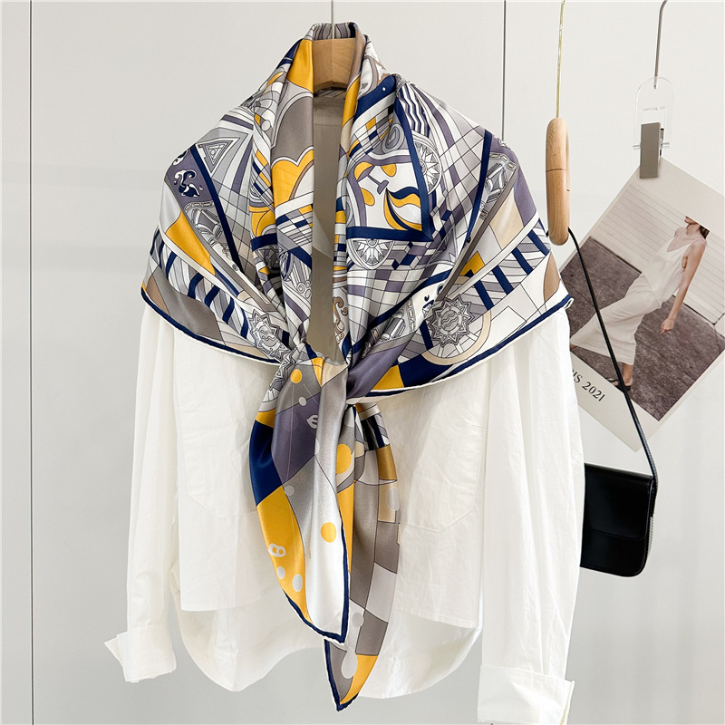 Foulard carré en soie pour fem - Travel Hair Accessories avis et prix