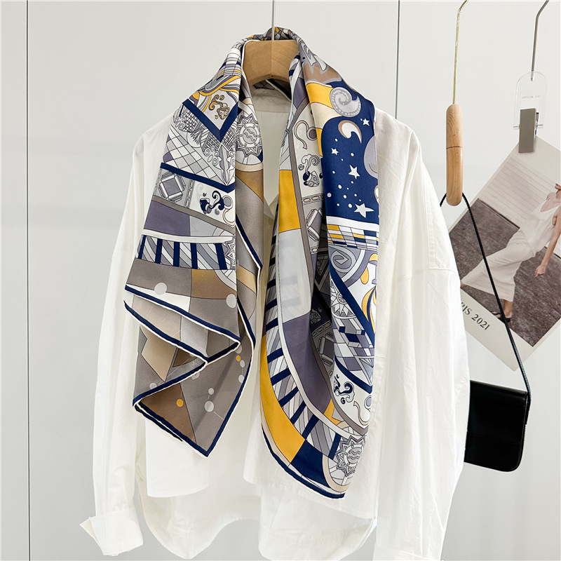 Foulard carré en soie pour fem - Travel Hair Accessories avis et prix